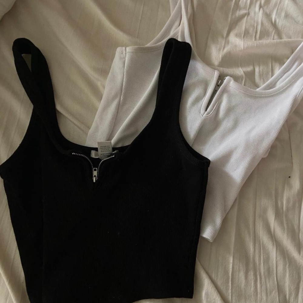 Bozzolo Black and White Zipper Tank Tops
